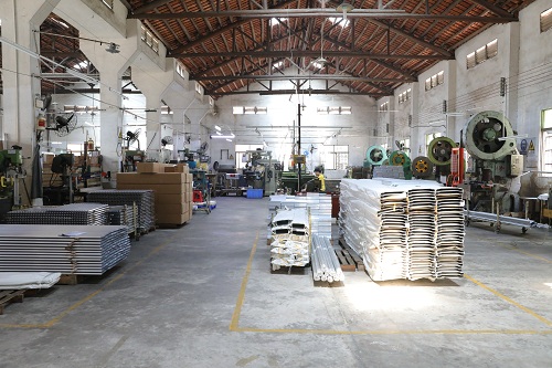 世峻弘茂生產(chǎn)基地14 世峻弘茂生產(chǎn)基地14