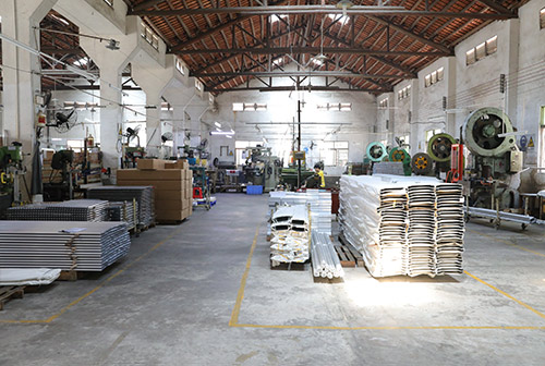 世峻弘茂生產(chǎn)基地23 世峻弘茂生產(chǎn)基地23